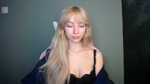 Snapshot of luciacam20 chatting on April 15, 2026, 7:58 pm Lucy online show from April 15, 2026, 7:58 pm