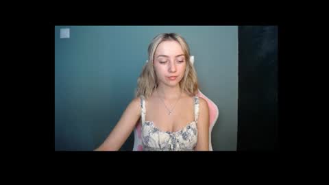 Snapshot of luciacam20 chatting on July 8, 2026, 12:20 pm Lucy online show from July 8, 2026, 12:20 pm