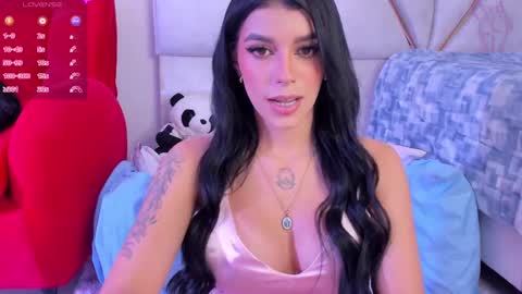 LuciaJhonnes online show from September 28, 2025, 9:20 pm