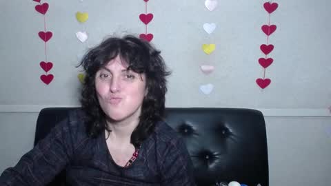 Snapshot of luciami chatting on February 5, 2025, 12:06 pm LuciaMi online show from February 5, 2025, 12:06 pm