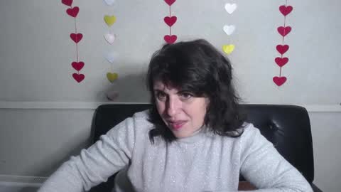 Snapshot of luciami chatting on February 9, 2025, 6:01 am LuciaMi online show from February 9, 2025, 6:01 am