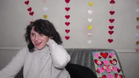 Snapshot of luciami chatting on February 14, 2025, 4:15 am LuciaMi online show from February 14, 2025, 4:15 am