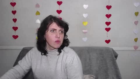 Snapshot of luciami chatting on February 19, 2025, 6:43 pm LuciaMi online show from February 19, 2025, 6:43 pm