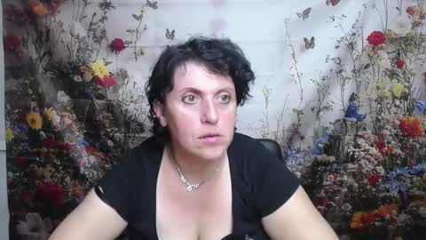 Snapshot of luciami chatting on September 14, 2025, 5:01 pm LuciaMi online show from September 14, 2025, 5:01 pm