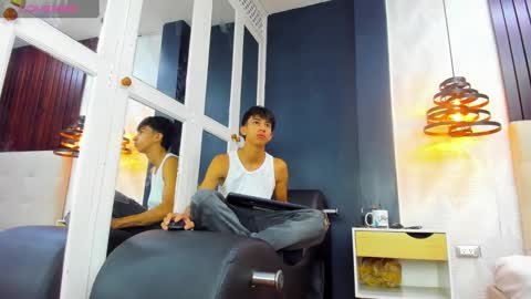 Snapshot of lucian_davi chatting on December 4, 2024, 12:25 pm Pirulo online show from December 4, 2024, 12:25 pm