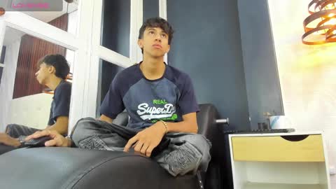 Snapshot of lucian_davi chatting on December 7, 2024, 12:56 pm Pirulo online show from December 7, 2024, 12:56 pm