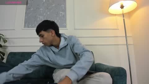Snapshot of lucian_davi chatting on January 16, 2025, 12:09 pm Pirulo online show from January 16, 2025, 12:09 pm