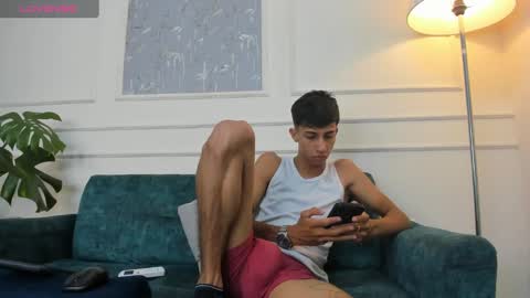 Snapshot of lucian_davi chatting on January 25, 2025, 8:10 pm Pirulo online show from January 25, 2025, 8:10 pm
