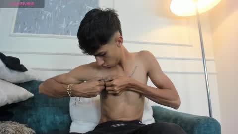 Snapshot of lucian_davi chatting on February 17, 2025, 12:16 pm Pirulo online show from February 17, 2025, 12:16 pm