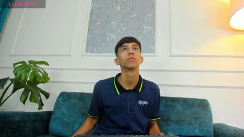 Snapshot of lucian_davi chatting on February 19, 2025, 11:49 am Pirulo online show from February 19, 2025, 11:49 am