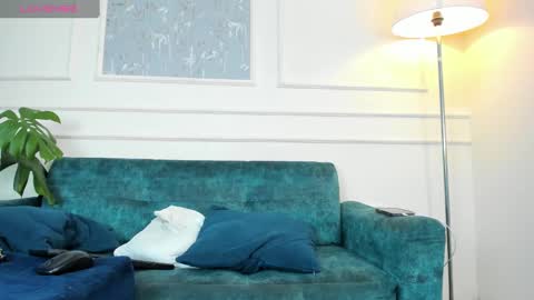 Snapshot of lucian_davi chatting on March 6, 2025, 6:16 pm Pirulo online show from March 6, 2025, 6:16 pm
