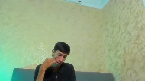 Snapshot of lucian_davii chatting on November 15, 2025, 12:34 pm Pirulo online show from November 15, 2025, 12:34 pm