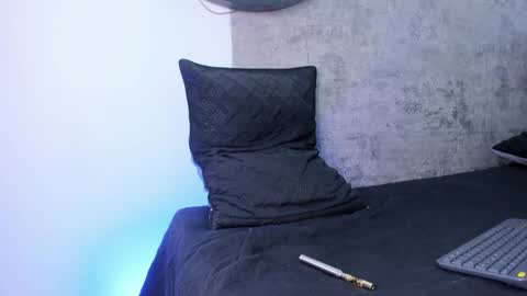 Snapshot of lucian_greyy chatting on November 13, 2025, 4:55 am lucian_greyy online show from November 13, 2025, 4:55 am