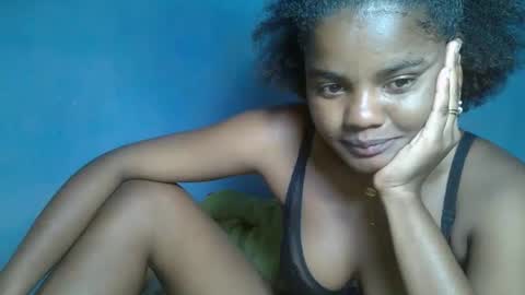 luciana012 online show from September 24, 2025, 5:38 pm