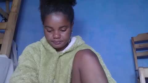 luciana012 online show from October 6, 2025, 6:00 am