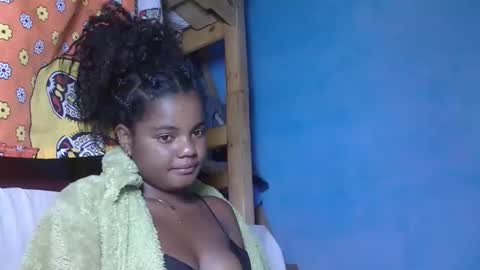 luciana012 online show from October 18, 2025, 7:03 pm