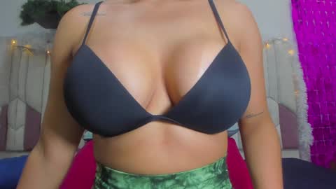 Snapshot of luciana_jam_ chatting on December 28, 2024, 3:15 am instagram luciana417 online show from December 28, 2024, 3:15 am