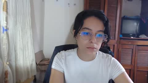 Madelyne online show from December 23, 2024, 6:58 pm