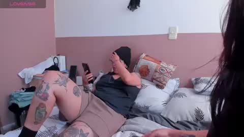 Dani 3 online show from October 20, 2025, 4:51 pm