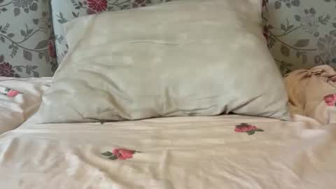 Mysterious Girl online show from October 31, 2025, 7:09 am