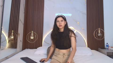 Luci  online show from January 29, 2025, 11:41 am