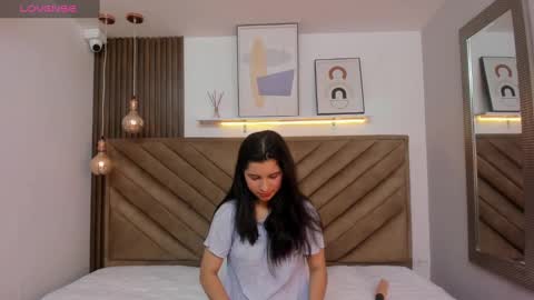 Luci  online show from March 3, 2025, 12:05 pm