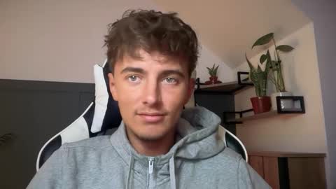 Lucian online show from September 22, 2025, 7:49 pm