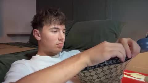 Lucian online show from September 26, 2025, 1:53 am