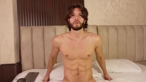 Snapshot of luciano_ferrer chatting on November 11, 2025, 9:48 pm Luciano online show from November 11, 2025, 9:48 pm