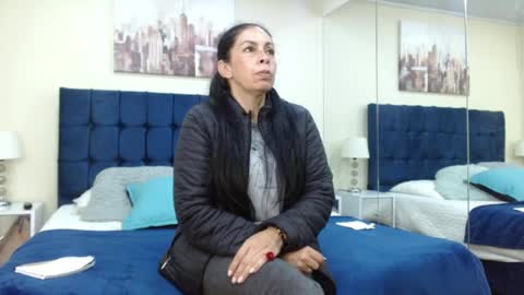 luciastehlik online show from April 8, 2026, 8:31 pm