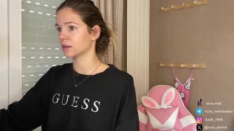 Snapshot of lucie_hot chatting on September 11, 2025, 7:19 am Lucie hot follow me on  online show from September 11, 2025, 7:19 am