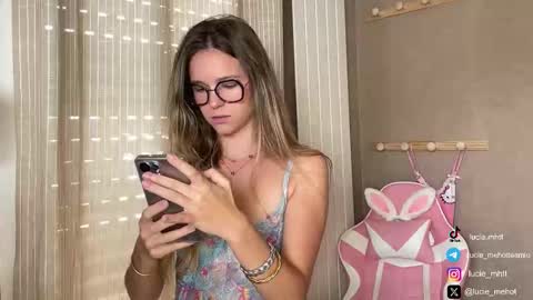 Snapshot of lucie_hot chatting on September 16, 2025, 7:20 am Lucie hot follow me on  online show from September 16, 2025, 7:20 am