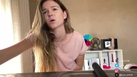 Snapshot of lucie_hot chatting on September 22, 2025, 1:02 pm Lucie hot follow me on  online show from September 22, 2025, 1:02 pm