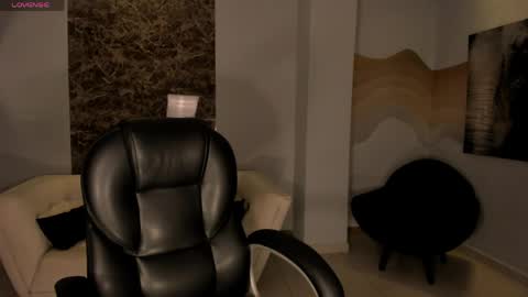 Lucie Martin online show from May 12, 2026, 7:44 pm