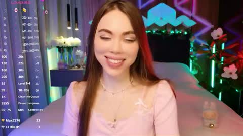 MimiFors online show from November 4, 2025, 1:43 pm