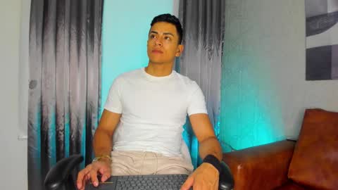 Snapshot of lucii_fer_ chatting on September 16, 2025, 11:33 am Leo online show from September 16, 2025, 11:33 am
