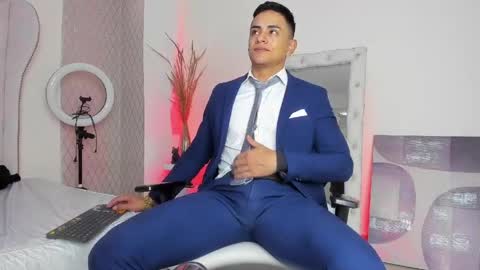 Snapshot of lucii_fer_ chatting on May 4, 2026, 12:01 pm Leo online show from May 4, 2026, 12:01 pm