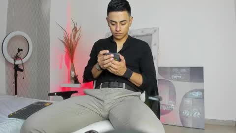 Snapshot of lucii_fer_ chatting on May 5, 2026, 11:51 am Leo online show from May 5, 2026, 11:51 am