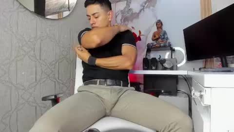 Snapshot of lucii_fer_ chatting on May 8, 2026, 11:59 am Leo online show from May 8, 2026, 11:59 am