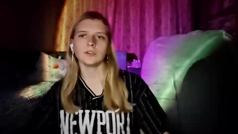 Monika online show from October 8, 2025, 8:50 pm