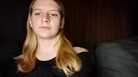 Monika online show from October 15, 2025, 9:04 pm