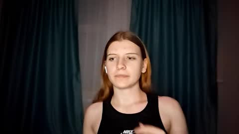 Monika online show from November 2, 2025, 7:49 pm