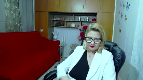Snapshot of lucillefenlys chatting on February 26, 2025, 12:38 am Lucille Fenly online show from February 26, 2025, 12:38 am