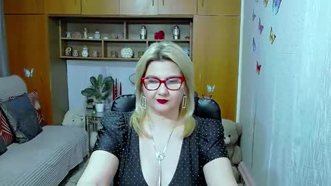 Snapshot of lucillefenlys chatting on March 11, 2026, 10:38 pm Lucille Fenly online show from March 11, 2026, 10:38 pm