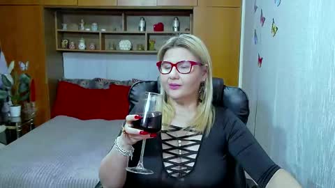 Snapshot of lucillefenlys chatting on March 15, 2026, 7:31 pm Lucille Fenly online show from March 15, 2026, 7:31 pm