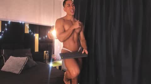 Lucio online show from December 21, 2025, 12:34 pm