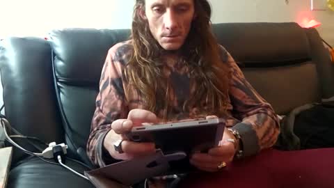 luciousloxs online show from November 28, 2025, 9:12 am