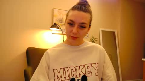 lucky_foryou_baby online show from December 18, 2024, 5:15 am