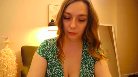 lucky_foryou_baby online show from December 31, 2024, 8:23 pm