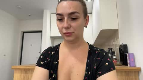 lucky_foryou_baby online show from October 12, 2025, 10:25 am